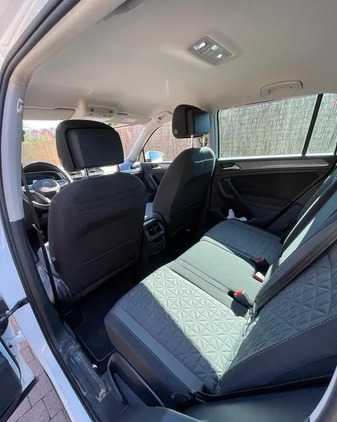 Volkswagen Tiguan cena 125999 przebieg: 19000, rok produkcji 2021 z Konin małe 137